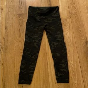 Spanx camo leggings size Large